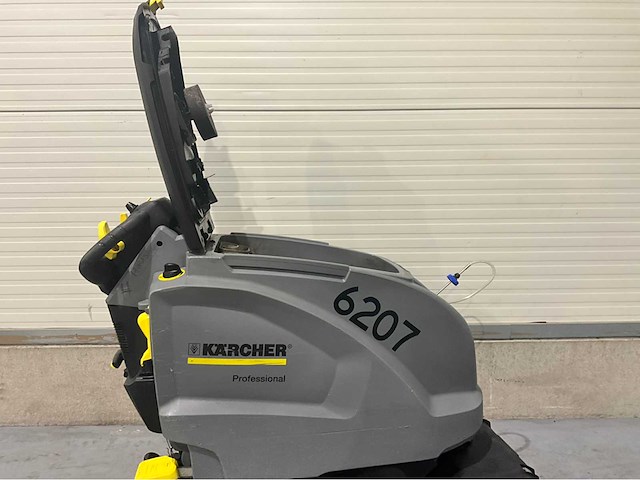 Karcher b 60 w bp accu’s 2023 zelfrijdende schrobmachine - afbeelding 9 van  13