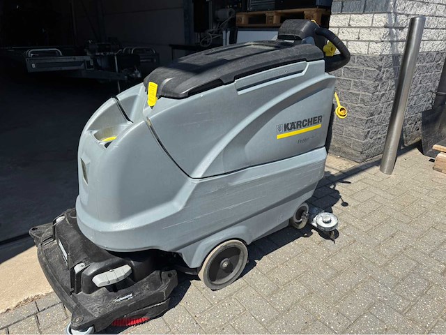 Karcher b 80w accu’s 2024 zelfrijdende schrobmachine - afbeelding 1 van  6