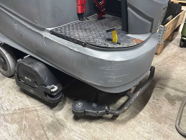 Kärcher b140r zelfrijdende veegmachine - afbeelding 4 van  9