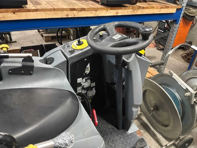 Kärcher b140r zelfrijdende veegmachine - afbeelding 5 van  9