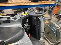 Kärcher b140r zelfrijdende veegmachine - afbeelding 5 van  9