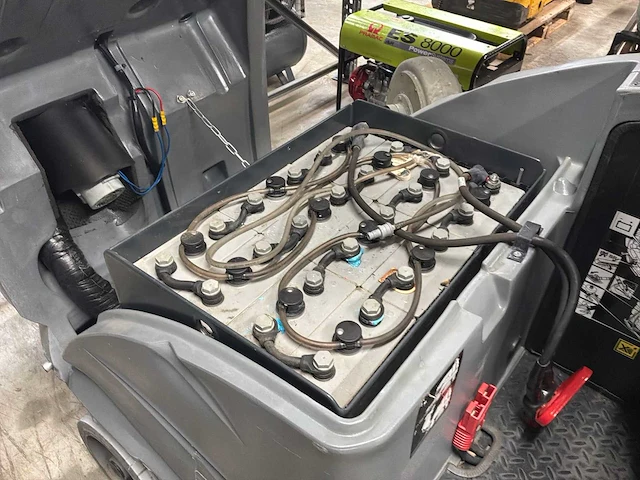 Kärcher b140r zelfrijdende veegmachine - afbeelding 8 van  9