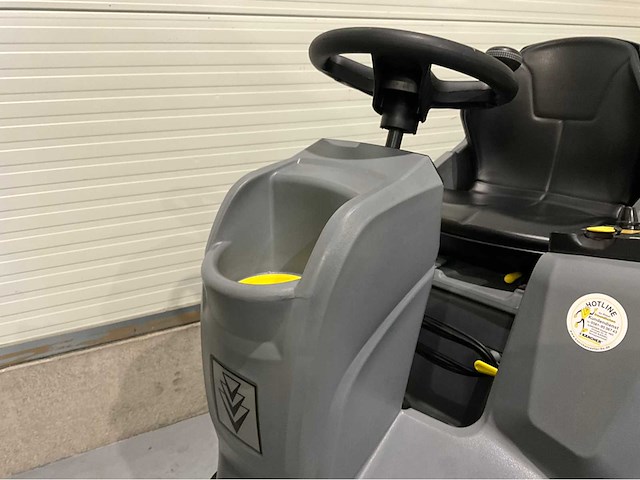 Karcher b150 r bp opzit schrob veeg/zuigmachine dubele borstels 54 uur ! - afbeelding 2 van  18