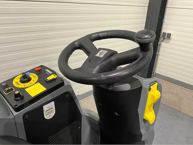 Karcher b150 r bp opzit schrob veeg/zuigmachine dubele borstels 54 uur ! - afbeelding 4 van  18