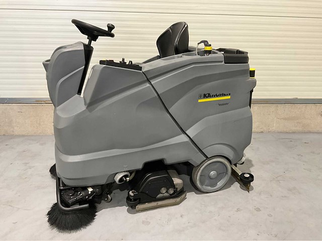 Karcher b150 r bp opzit schrob veeg/zuigmachine dubele borstels 54 uur ! - afbeelding 11 van  18