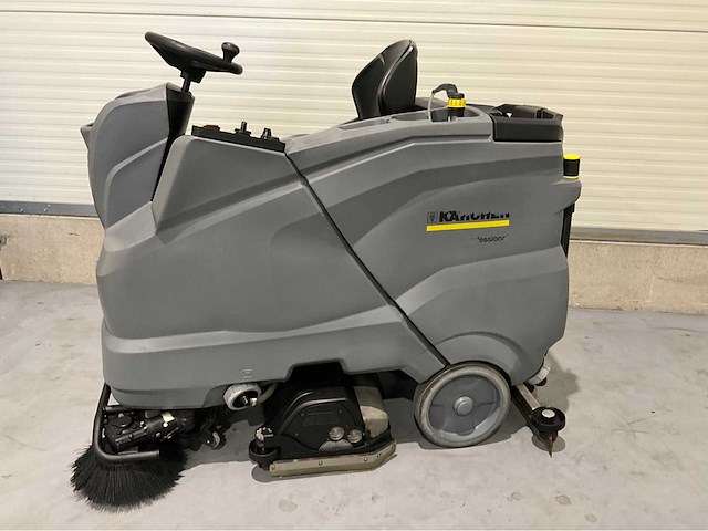 Karcher b150 r bp opzit schrob veeg/zuigmachine dubele borstels 54 uur ! - afbeelding 12 van  18