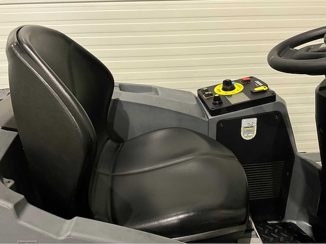 Karcher b150 r bp opzit schrob veeg/zuigmachine dubele borstels 54 uur ! - afbeelding 5 van  18
