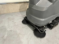 Karcher b150 r bp opzit schrob veeg/zuigmachine dubele borstels 54 uur ! - afbeelding 3 van  16