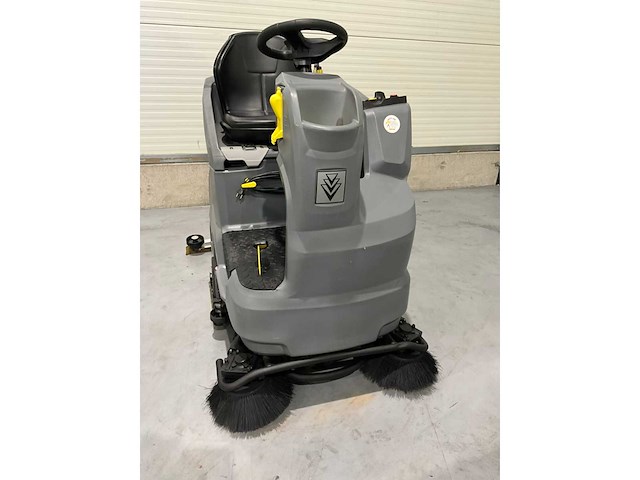 Karcher b150 r bp opzit schrob veeg/zuigmachine dubele borstels 54 uur ! - afbeelding 12 van  16