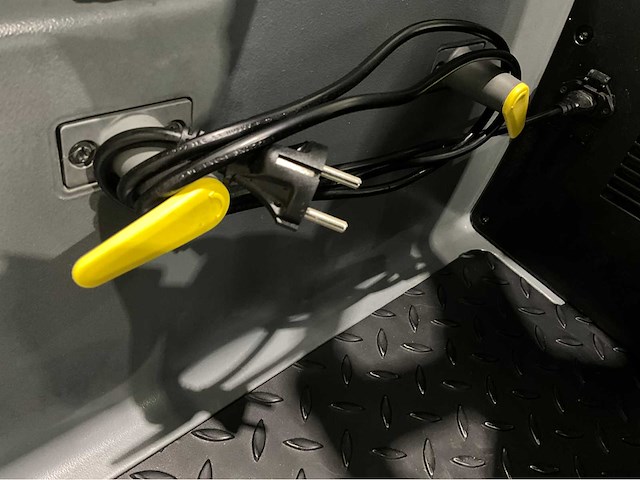 Karcher b150 r bp opzit schrob veeg/zuigmachine dubele borstels accu’s 2024 - afbeelding 5 van  17