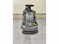 Kärcher b90 r bp pack zelfrijdende opzit schrob-zuigmachine - afbeelding 7 van  12