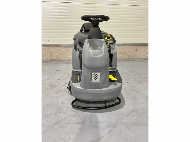 Kärcher b90 r bp pack zelfrijdende opzit schrob-zuigmachine - afbeelding 7 van  12