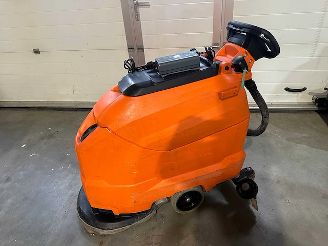 Kärcher bd 50/50 bp classic achterloopschrobzuigmachine - afbeelding 4 van  5