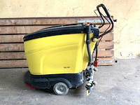Kärcher bd 55/40 w - zelfrijdende schrobmachine - werkbreedte 80 cm - afbeelding 2 van  6