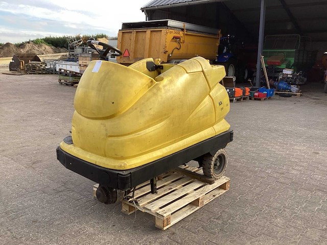 Kärcher br 100/25 zelfrijdende veegmachine - afbeelding 1 van  10