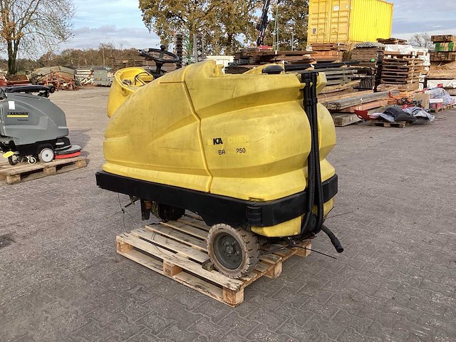 Kärcher br 100/25 zelfrijdende veegmachine - afbeelding 5 van  10
