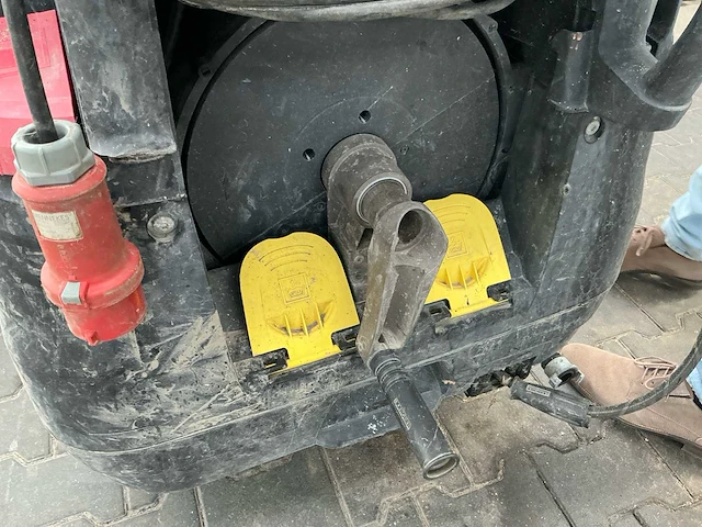 Kärcher hds 10-20-4m professional warmwaterhogedrukreiniger - afbeelding 6 van  9