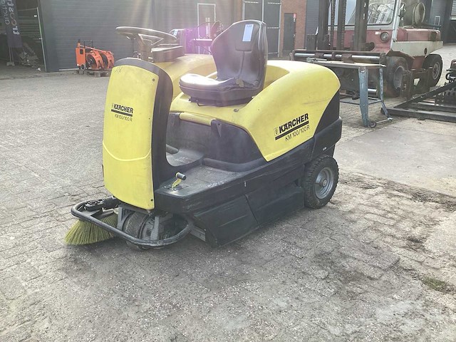 Kärcher km 100/100 r zelfrijdende veegmachine - afbeelding 1 van  13