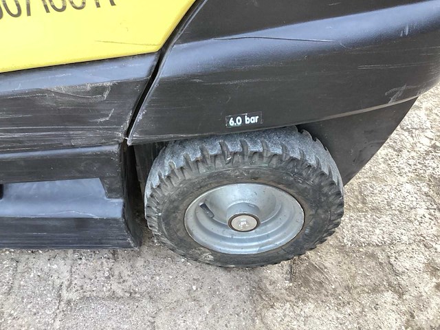 Kärcher km 100/100 r zelfrijdende veegmachine - afbeelding 10 van  13