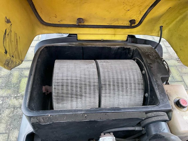 Kärcher km100/100r zelfrijdende veegmachine - afbeelding 11 van  11