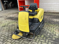 Kärcher km100/100r zelfrijdende veegmachine - afbeelding 1 van  11