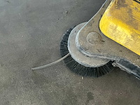 Karcher km550 veegmachine - afbeelding 4 van  5