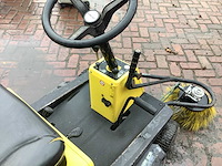 Karcher kmr trac zelfrijdende veegmachine - afbeelding 2 van  3