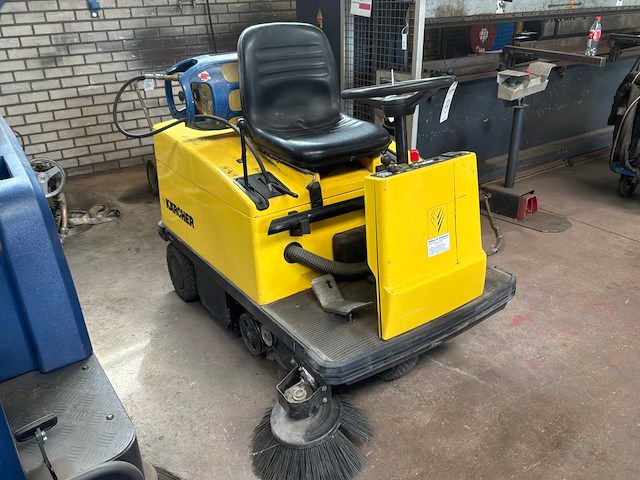 Kärcher kmr1200 zelfrijdende veegmachine - afbeelding 1 van  8