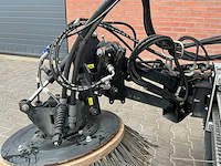 Karcher mc 130 sweeper, self driven - afbeelding 8 van  36