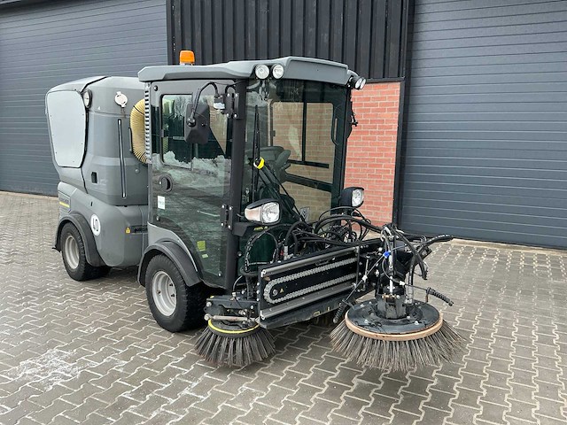 Karcher mc 130 sweeper, self driven - afbeelding 12 van  36