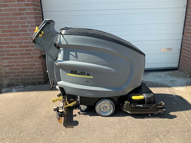 Kärcher professional bd55/60 zelfrijdende schrobmachine - afbeelding 2 van  3
