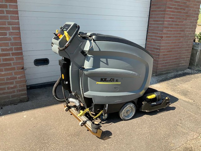 Kärcher professional bd55/60 zelfrijdende schrobmachine - afbeelding 1 van  8