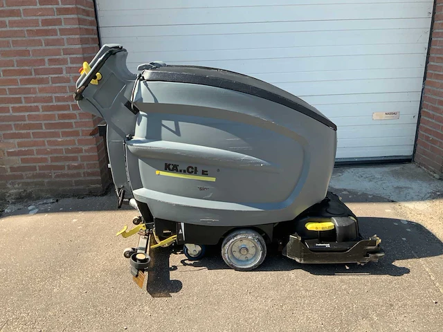Kärcher professional bd55/60 zelfrijdende schrobmachine - afbeelding 2 van  8