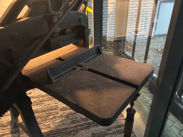 Karl krause papiersnijmachine - afbeelding 2 van  12