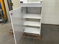 Karma jewelry presentatie vitrine - afbeelding 9 van  9