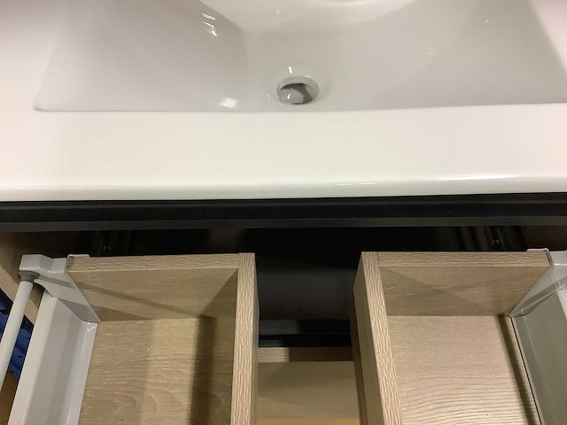 Karo - badkamermeubel walnut 60 cm + wastafel - afbeelding 5 van  9