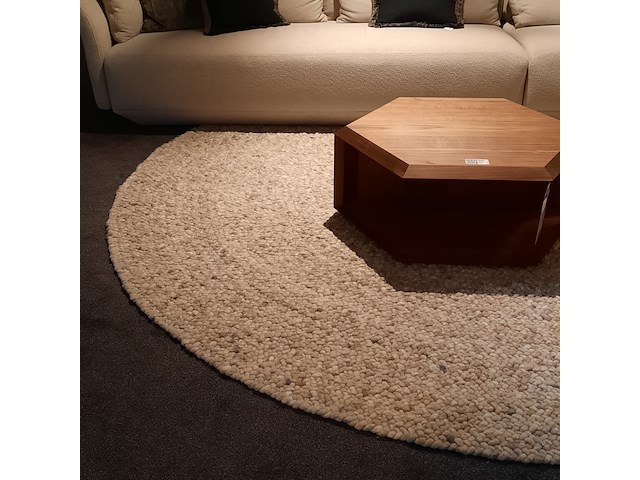 Karpet perletta, roundabout - afbeelding 3 van  5