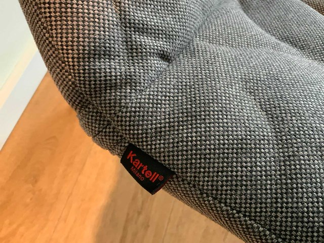 Kartell fauteuil, bijzettafel en lamp - afbeelding 3 van  15