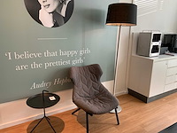 Kartell fauteuil, bijzettafel en lamp - afbeelding 6 van  15