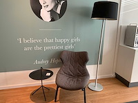 Kartell fauteuil, bijzettafel en lamp - afbeelding 1 van  15