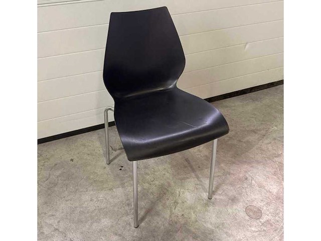 Kartell maui eetkamerstoel (17x) - afbeelding 1 van  4