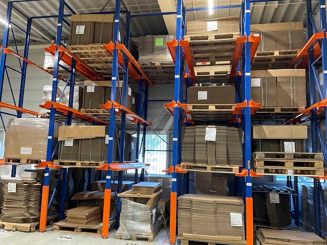 Karton - afbeelding 1 van  23
