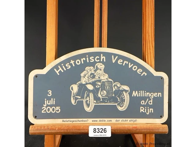 Kartonnen bord is een herinnering aan het evenement "historisch vervoer" dat plaatsvond op 3 juli 2005 in millingen aan de rijn - afbeelding 1 van  5