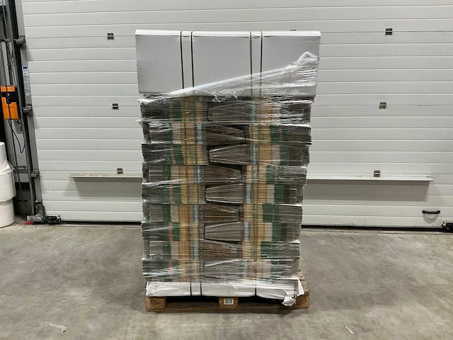 Kartonnen doos (1300x) - afbeelding 4 van  5
