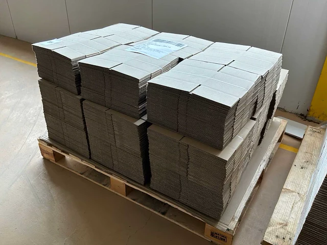 Kartonnen doos (194 x 154 x 148 mm) (720x) - afbeelding 1 van  4