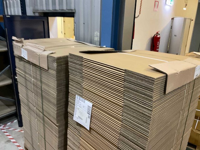 Kartonnen doos (270x) - afbeelding 2 van  4