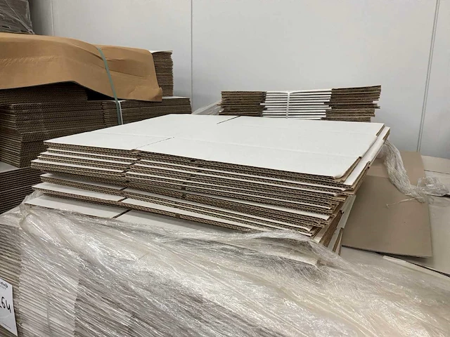 Kartonnen doos (323 x 212 x 161 mm) (1200x) - afbeelding 1 van  3