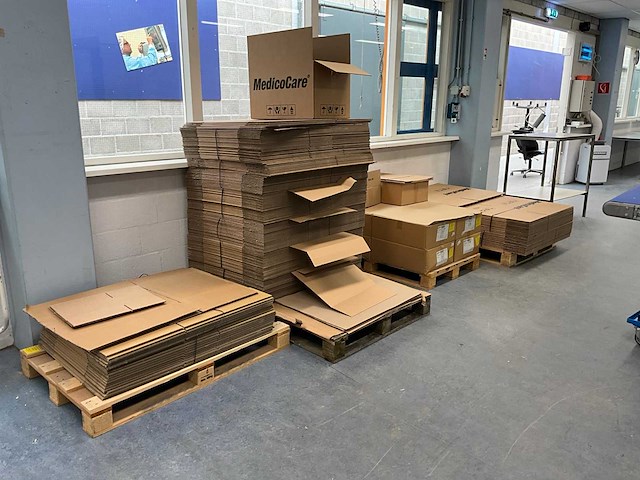 Kartonnen doos (4x) - afbeelding 1 van  7