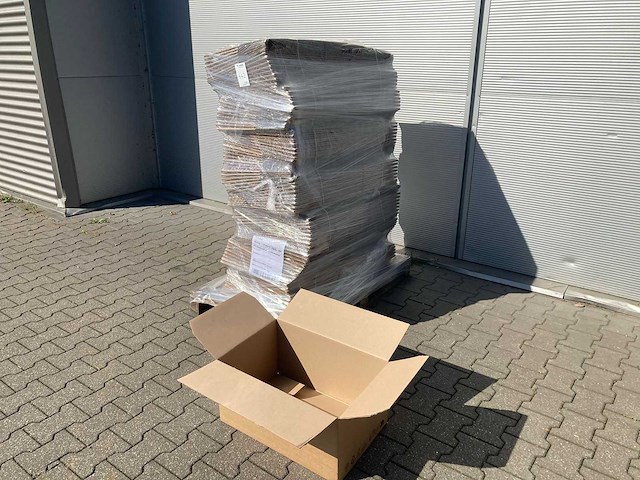 Kartonnen doos 570x380x270mm (105x) - afbeelding 1 van  3