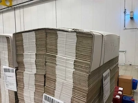 Kartonnen doos voor 8 cupcakes (323x 212x 161mm) (2400x) - afbeelding 2 van  3